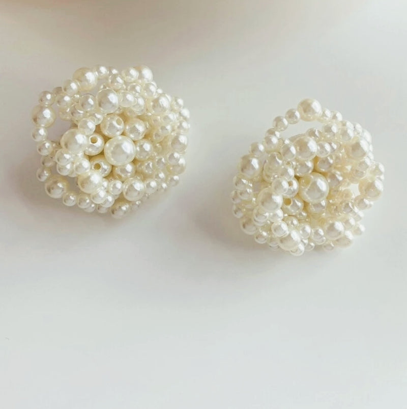 Grand Pearl Studs