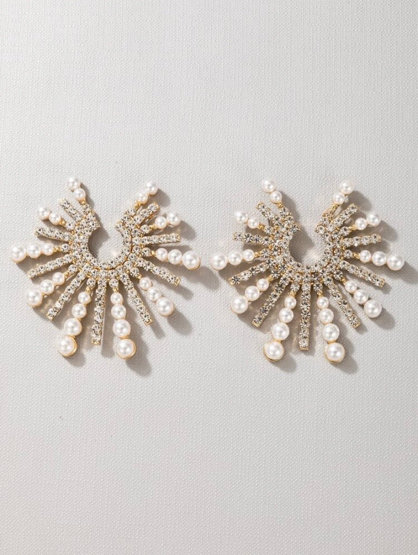 La Pearla Earrings